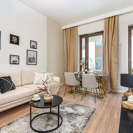 Wiszace Ogrody Premium High Level Apartment