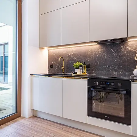 Wiszace Ogrody Premium High Level Apartment