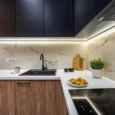 Wiszace Ogrody Premium High Level Apartment *